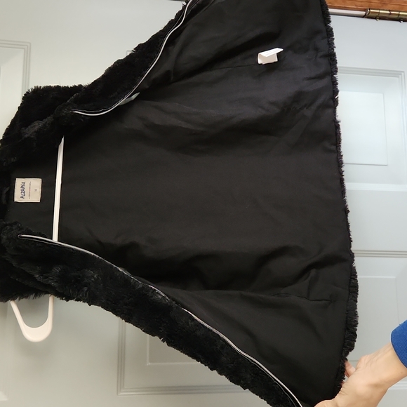 Fuzarka, Girl's, Sz 14, Black Fur Vest w Collar & 2 Zipped Pockets, Lined. - Picture 5 of 7